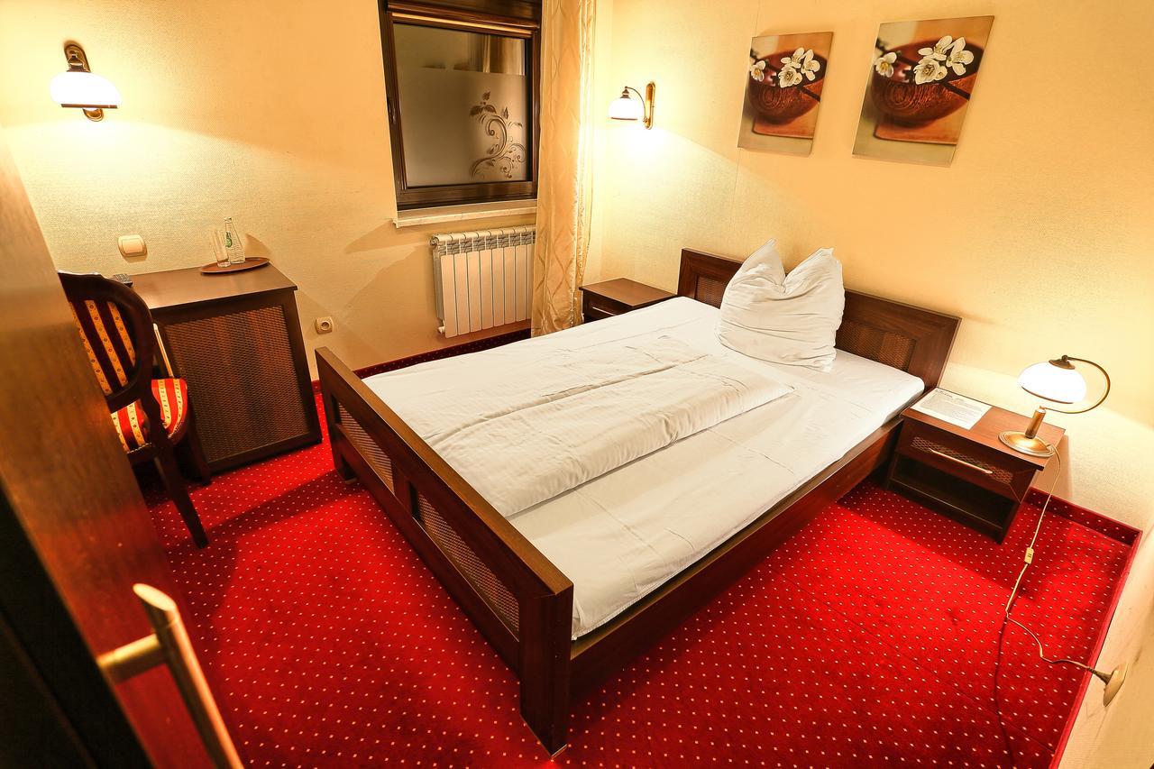 Hotel Zodiak Radomsko Ngoại thất bức ảnh