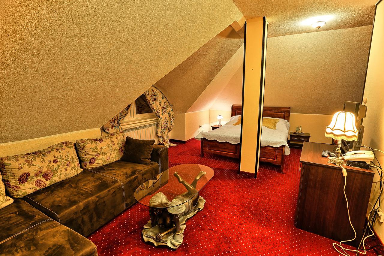 Hotel Zodiak Radomsko Ngoại thất bức ảnh