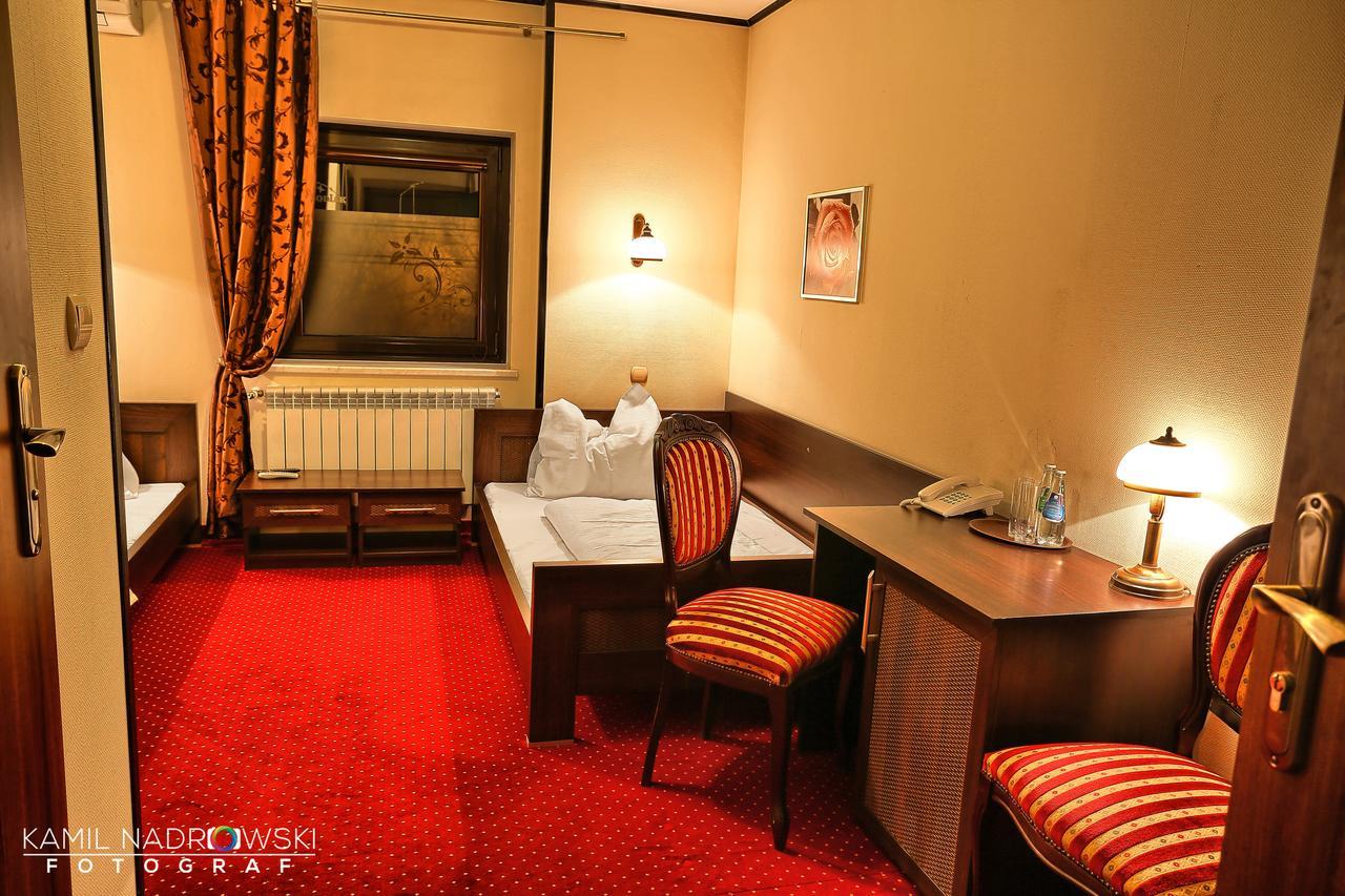 Hotel Zodiak Radomsko Ngoại thất bức ảnh