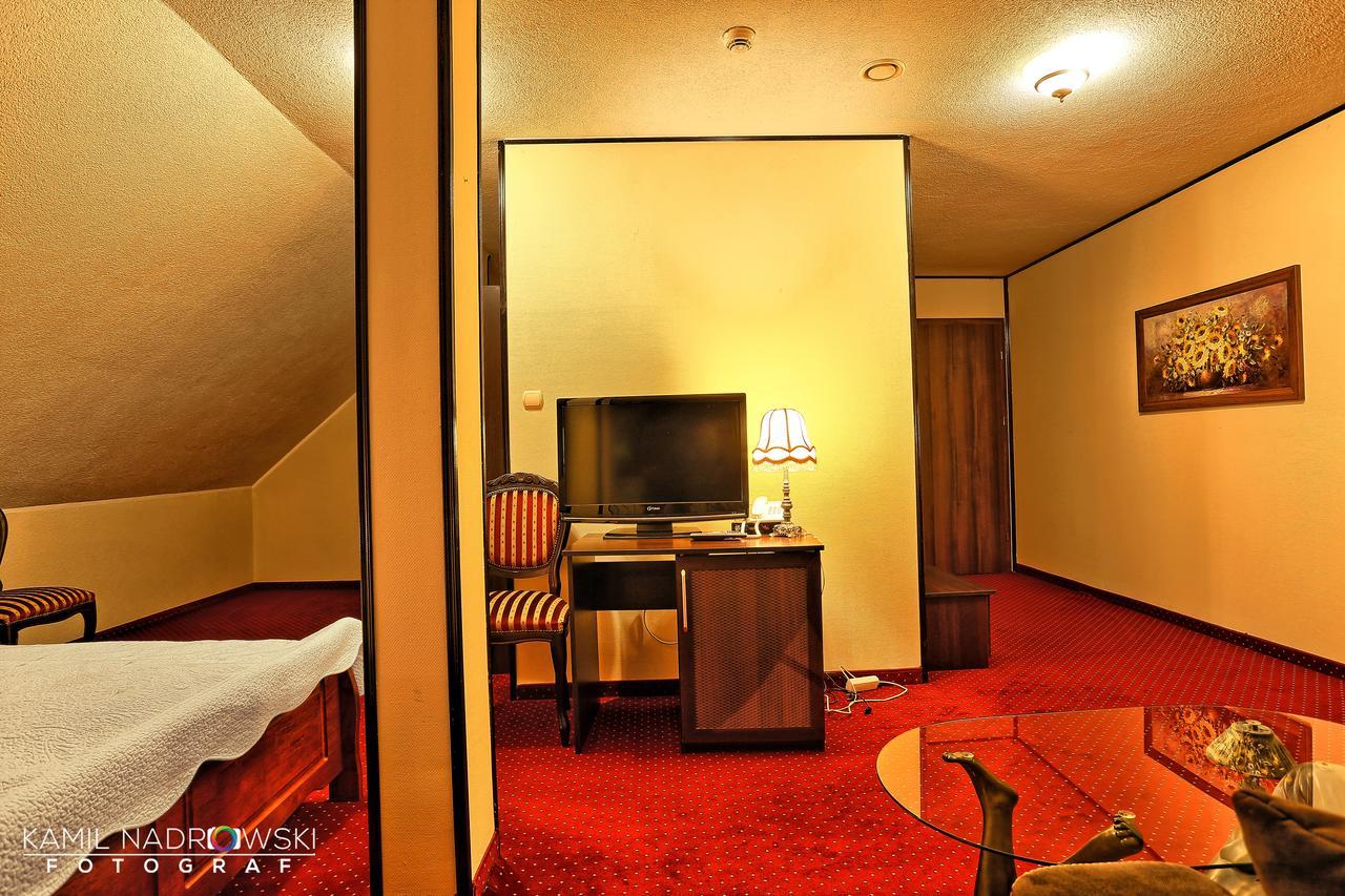 Hotel Zodiak Radomsko Ngoại thất bức ảnh