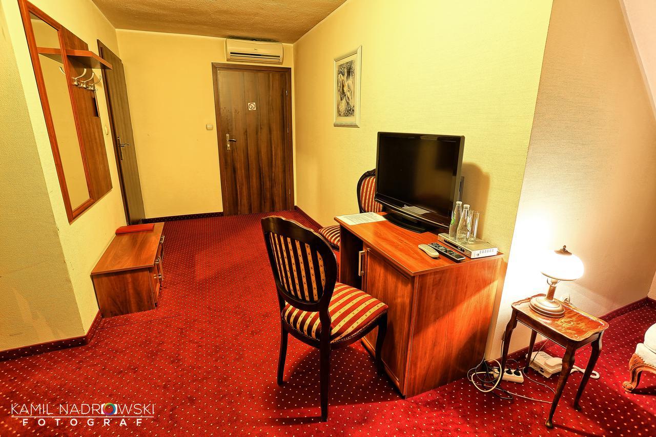 Hotel Zodiak Radomsko Ngoại thất bức ảnh
