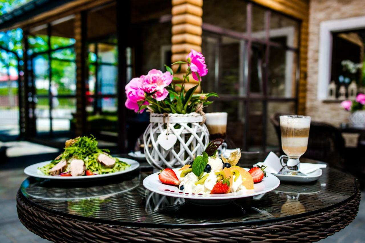 Hotel Zodiak Radomsko Ngoại thất bức ảnh